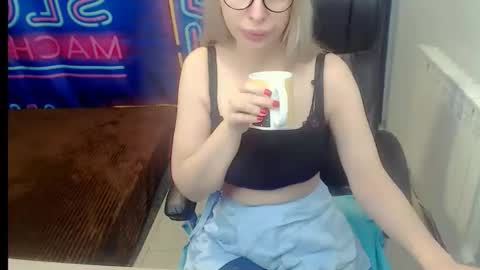 Victoria online show from January 11, 2026, 7:41 pm