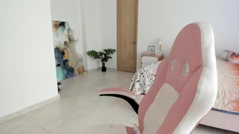    online show from February 24, 2025, 4:36 pm