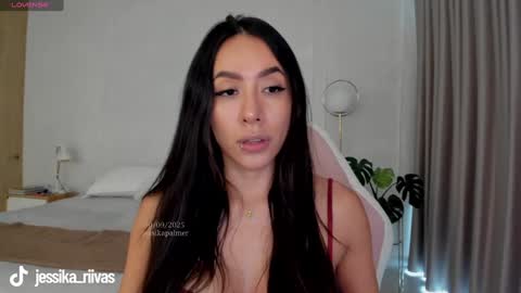    online show from October 6, 2025, 4:04 pm