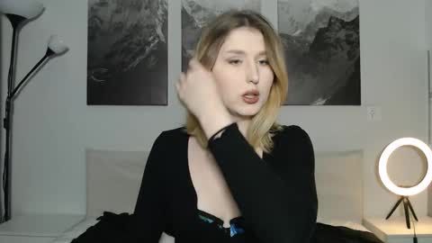 jessstonem online show from September 9, 2025, 7:46 pm