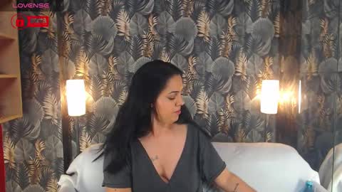 Snapshot of jessthewicked chatting on December 19, 2024, 9:17 pm JessTheWicked online show from December 19, 2024, 9:17 pm