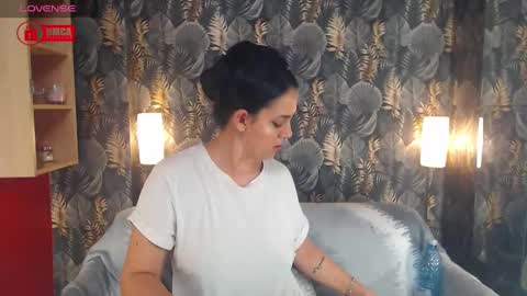 Snapshot of jessthewicked chatting on February 3, 2025, 9:39 pm JessTheWicked online show from February 3, 2025, 9:39 pm