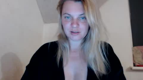 jessyangels online show from June 4, 2026, 7:42 pm
