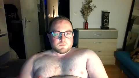 jeuneloup92 online show from March 16, 2026, 9:41 pm