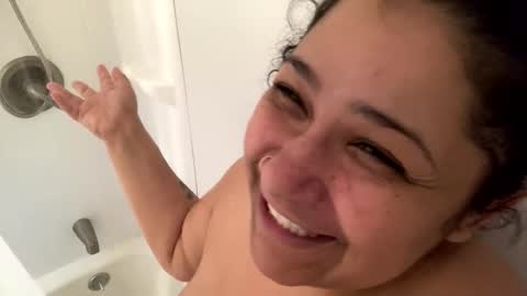 jezabaesolea online show from February 24, 2026, 2:37 pm