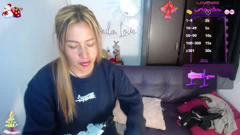 Snapshot of jezabel_purple chatting on January 1, 2025, 9:52 pm Camila online show from January 1, 2025, 9:52 pm