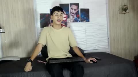 jhaason2 online show from October 21, 2025, 9:04 pm