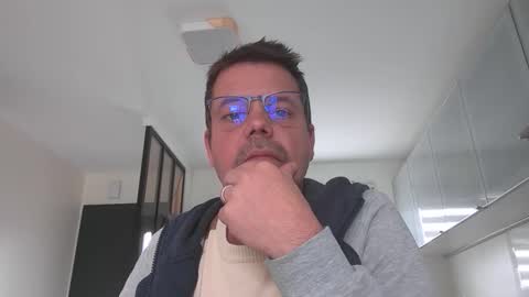 jhmec44000 online show from May 7, 2026, 12:21 pm