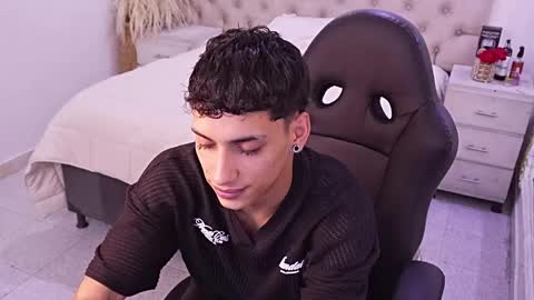 jhoanleandro online show from April 1, 2026, 4:35 am