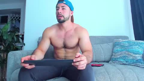 Jhojan Strong  online show from April 2, 2026, 9:01 pm