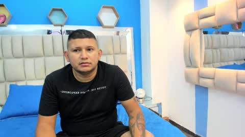 jhon_and_catalina online show from October 23, 2025, 12:26 pm