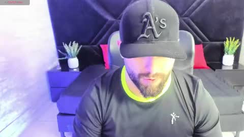 Snapshot of jhon_bear02 chatting on June 18, 2026, 11:25 am John Bear.... online show from June 18, 2026, 11:25 am