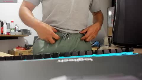 Snapshot of jhonatan_morales_s chatting on October 14, 2025, 5:41 am jhonatan_morales_s online show from October 14, 2025, 5:41 am