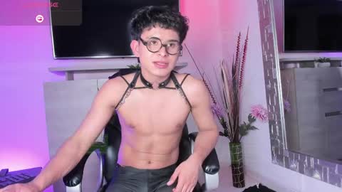 JHONNATHAN online show from May 20, 2026, 8:59 pm