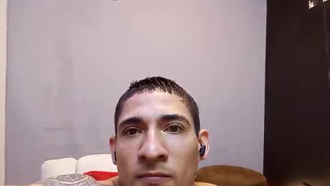 jhonny_thes28 online show from January 18, 2026, 5:33 am