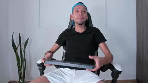 Jhors online show from October 4, 2025, 6:50 pm