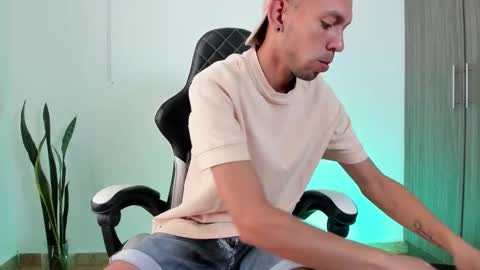 Jhors online show from October 5, 2025, 4:27 pm