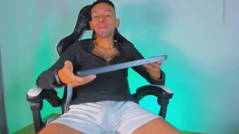 Jhors online show from October 19, 2025, 2:01 am