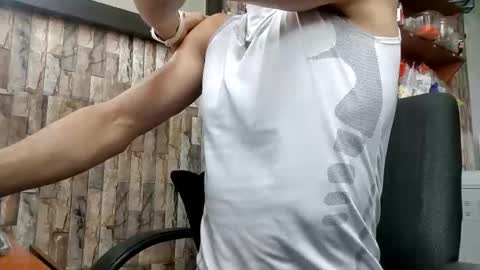 Jhosuamoore  online show from April 18, 2026, 3:38 pm