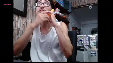 jhosuamoore2 online show from May 19, 2026, 9:10 pm