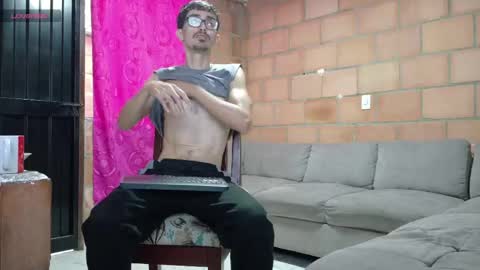 jhosuamoore2 online show from May 26, 2026, 12:23 pm