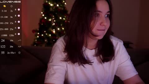 jia_lisaa online show from December 15, 2025, 6:56 pm