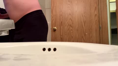 Snapshot of jibai582233 chatting on February 17, 2025, 5:25 am bigdawgg online show from February 17, 2025, 5:25 am