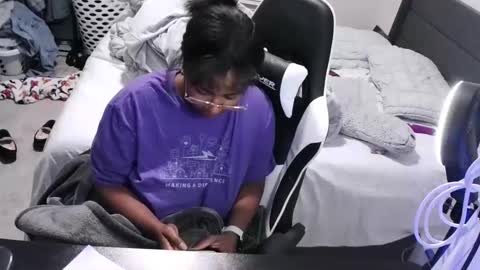 goldenbaby online show from September 13, 2025, 2:00 am