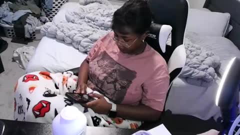 goldenbaby online show from September 20, 2025, 1:50 am