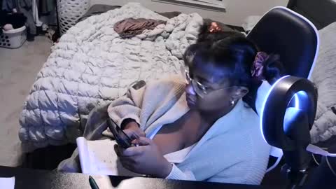 goldenbaby online show from October 3, 2025, 1:46 am