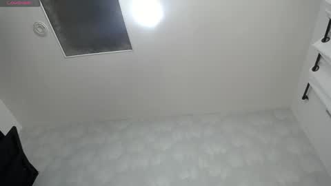 Snapshot of jimena_hill chatting on May 14, 2026, 11:17 am Jimena online show from May 14, 2026, 11:17 am
