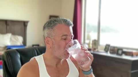 Snapshot of jimmyaaron chatting on December 31, 2024, 9:39 pm Dad of Three online show from December 31, 2024, 9:39 pm