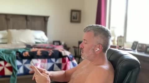 Snapshot of jimmyaaron chatting on February 1, 2025, 5:26 pm Dad of Three online show from February 1, 2025, 5:26 pm