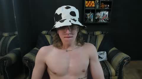Snapshot of jinnbook chatting on February 4, 2025, 6:17 pm JinnBook online show from February 4, 2025, 6:17 pm