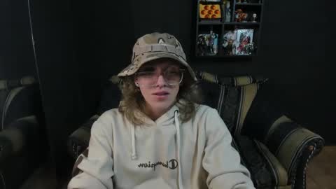 Snapshot of jinnbook chatting on March 2, 2025, 7:21 am JinnBook online show from March 2, 2025, 7:21 am