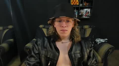 Snapshot of jinnbook chatting on March 12, 2025, 5:13 am JinnBook online show from March 12, 2025, 5:13 am