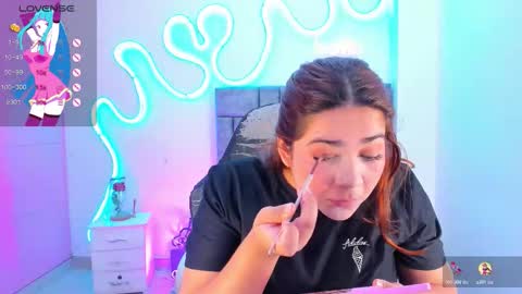 Snapshot of jisoo__ chatting on November 5, 2025, 1:11 pm kim online show from November 5, 2025, 1:11 pm