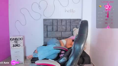 Snapshot of jisoo__ chatting on November 18, 2025, 2:43 pm kim online show from November 18, 2025, 2:43 pm