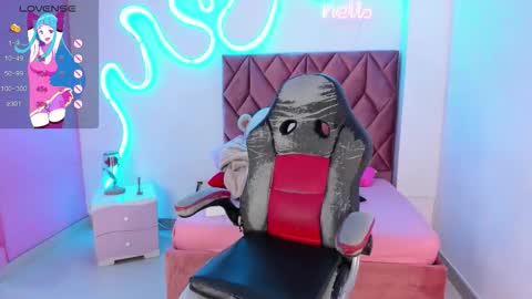 Snapshot of jisoo__ chatting on December 1, 2025, 12:43 pm kim online show from December 1, 2025, 12:43 pm