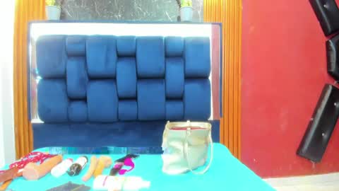 jisooluv online show from April 17, 2026, 7:50 pm