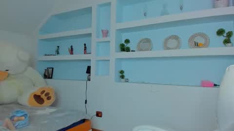 Juliee online show from January 5, 2026, 5:27 pm