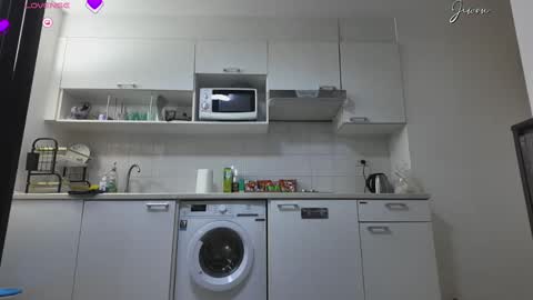 Snapshot of jiwon4u chatting on February 21, 2025, 4:37 pm Jiwon online show from February 21, 2025, 4:37 pm