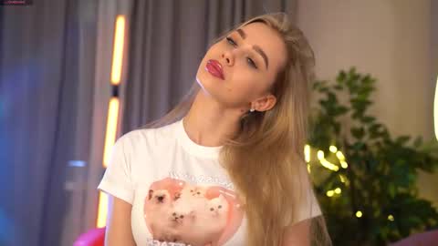 Jenny online show from February 23, 2026, 8:22 am