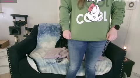 Snapshot of jjjust4fun1985 chatting on December 28, 2024, 3:47 am Nicole Allen online show from December 28, 2024, 3:47 am