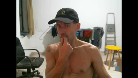Snapshot of jlmbud chatting on January 1, 2025, 12:00 am jlmbud online show from January 1, 2025, 12:00 am