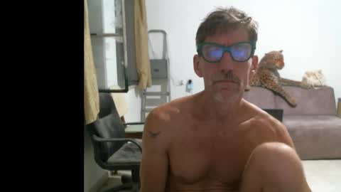 Snapshot of jlmbud chatting on October 3, 2025, 7:55 pm jlmbud online show from October 3, 2025, 7:55 pm