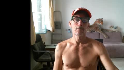 Snapshot of jlmbud chatting on October 4, 2025, 11:52 am jlmbud online show from October 4, 2025, 11:52 am