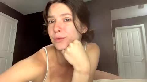 jlynn1997 online show from June 8, 2026, 1:00 pm