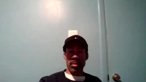 Snapshot of jmb525 chatting on December 22, 2024, 3:33 am jmb525 online show from December 22, 2024, 3:33 am