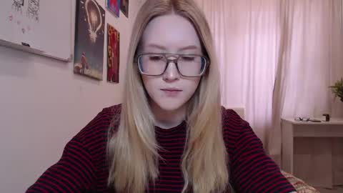 joan_kiss online show from April 30, 2026, 11:05 am